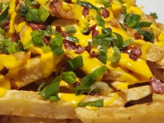 Papas Fritas Cheddar Y Bacon
